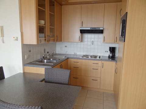 Apartment | Private kitchen | Electric kettle, toaster