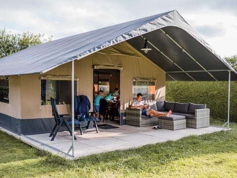 Tent | Exterior