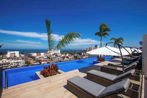 Sunsetower is much more than luxury, with a privileged view of the sunset and located in the heart of Puerto Vallarta.