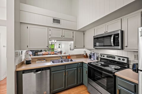 Gracious Oasis' fully equipped kitchen