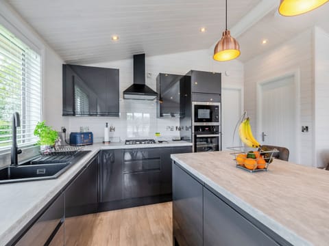 Open plan living space | Berberis Lodge, Willington, near Derby