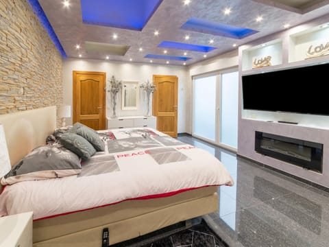 House | 3 bedrooms, bed sheets