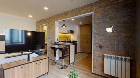 Deluxe Studio Suite | Free WiFi