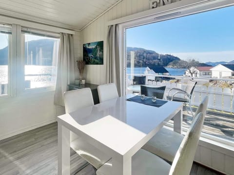 House | Dining