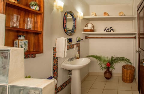 Standard Double Room, 1 Queen Bed | Bathroom | Shower, free toiletries, hair dryer, towels