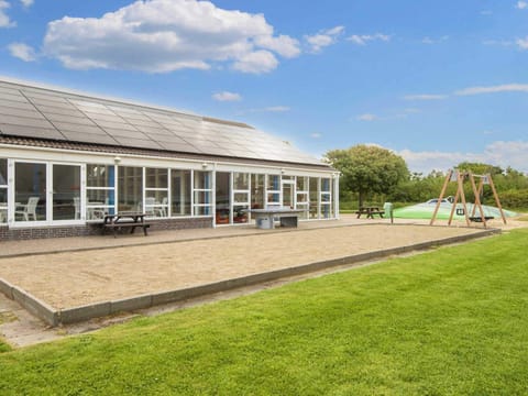 House | Outdoor dining