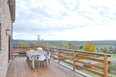 House | Outdoor dining