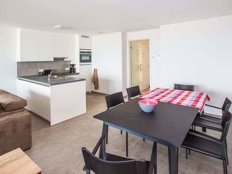 Apartment | Private kitchen | Electric kettle, toaster