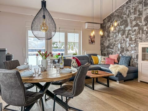House | Dining