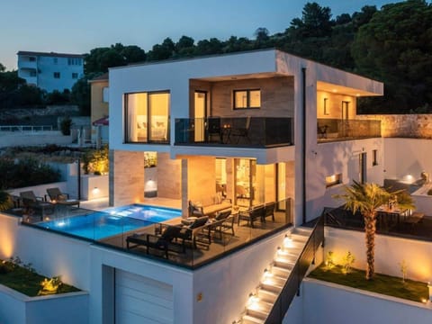 Villa | Exterior