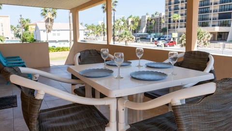 House, 4 Bedrooms | Outdoor dining