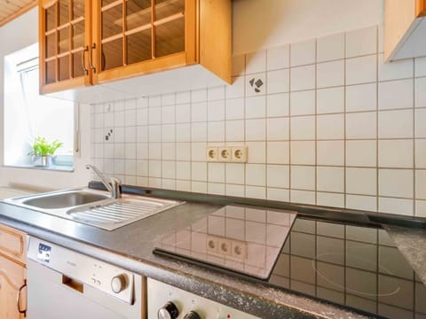 Apartment | Private kitchen | Stovetop, electric kettle
