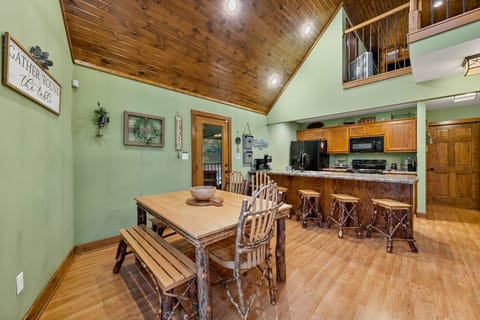Open floor plan to kitchen and dining room.