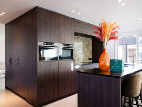 House | Private kitchen | Electric kettle, toaster