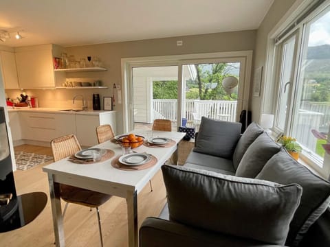 House | Dining
