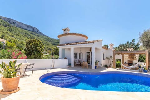 Villa | Pool | Indoor pool, outdoor pool