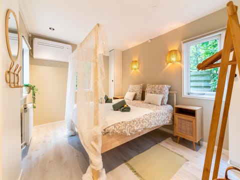 House | 2 bedrooms, individually furnished, bed sheets