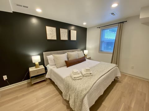 KING SIZE memory foam bed