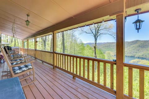 Topton Vacation Rental | 3BR | 2BA | 1,820 Sq Ft | 4 Steps to Enter