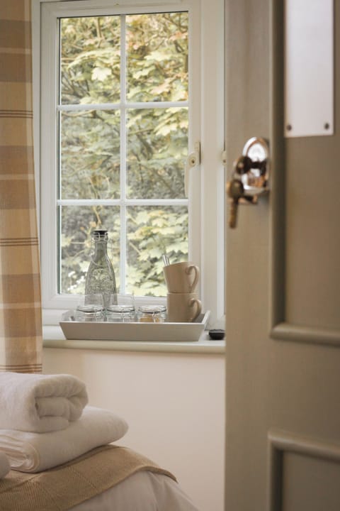 Economy Double Room, Private Bathroom, Courtyard View | WiFi (free)