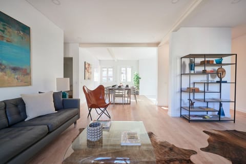 Apartment, 3 Bedrooms | Living room | Flat-screen TV