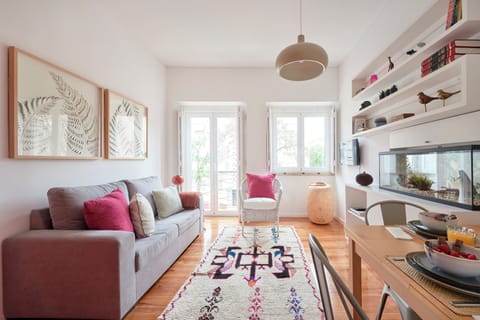 Apartment | Living room | Flat-screen TV