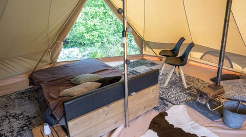 Tent | 1 bedroom, individually furnished, bed sheets