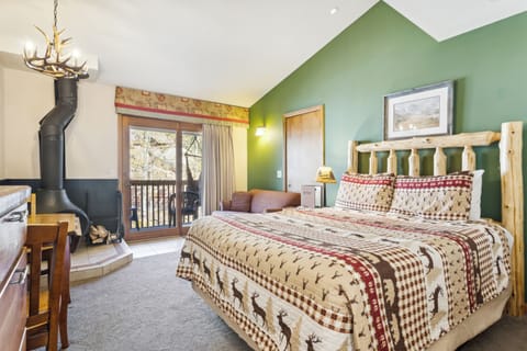 River View Room | Individually decorated, individually furnished, laptop workspace