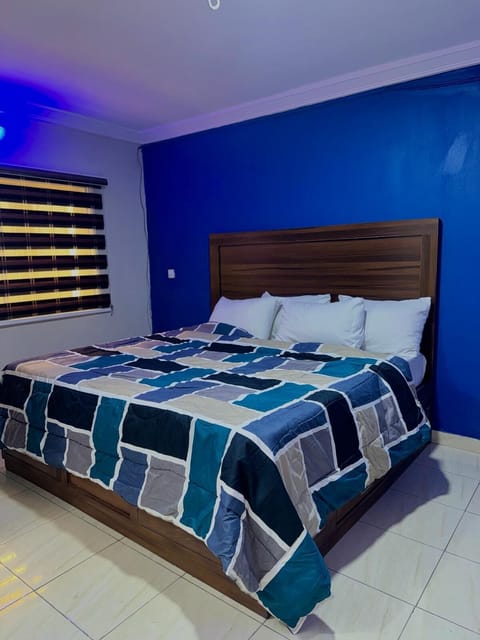 Room, 1 King Bed | Free WiFi