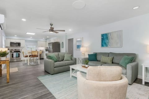 Comfortable and sociable, open concept living area, with plenty of seating, a queen size pull out sofa bed and smart TV with access to all the popular cable channels and streaming apps.