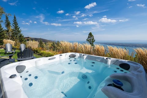 Soak in the view, soak in the vibes this spa has everything you need.