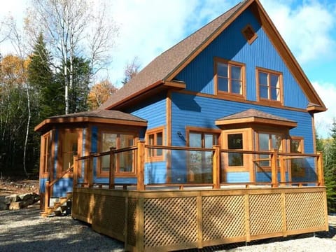 Your blue getaway, surrounded by nature and ready for summer fun!