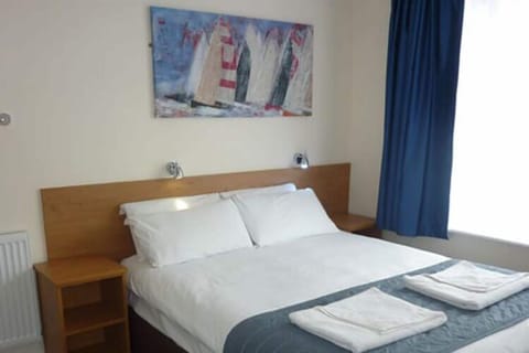 Deluxe Double Room, 1 Double Bed, Non Smoking, City View | Iron/ironing board, free WiFi