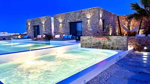 Seasonal outdoor pool, open 6:00 AM to 8:00 PM, sun loungers