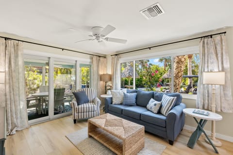 Premium Cottage, Lanai, Garden View | Living area | Smart TV