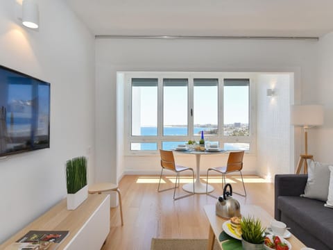 Apartment | Dining