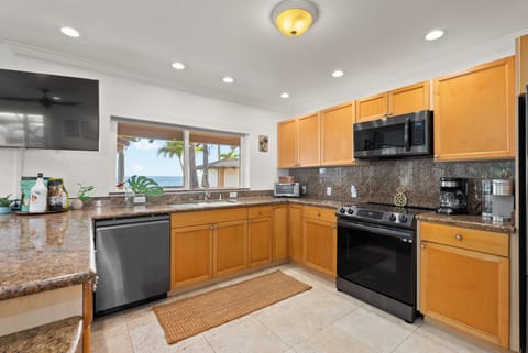 Fully equipped kitchen.