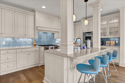 Island Perfect for Entertaining