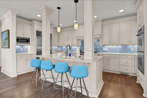 Bar Top with Additional Seating for Four