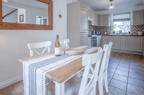 Sunderland Avenue - 2 Bedroom - Pembroke Dock (19139)