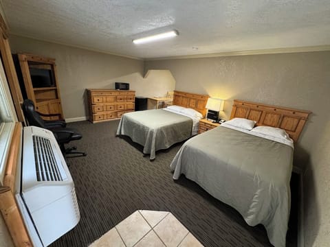 Standard Double Room, Courtyard View | Desk, free WiFi