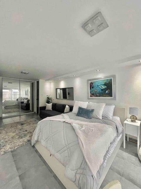 Our stunning studio, nestled in the vibrant Flamboyan neighborhood, truly embodies a dream come to life.