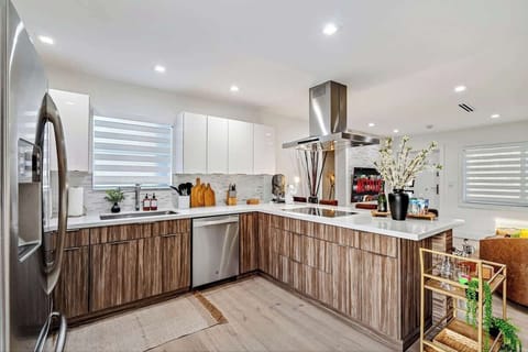 Equipped with modern appliances and sleek countertops, it's a haven for gastronomic exploration. Rest assured, all kitchen amenities are thoughtfully provided, ensuring a seamless and enjoyable cooking experience