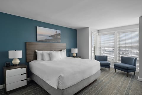 Standard Room, 3 Bedrooms | Desk, iron/ironing board, free WiFi, bed sheets