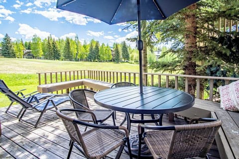 Welcome to Bonne Vie 2275 on the golf course in Elkhorn Village