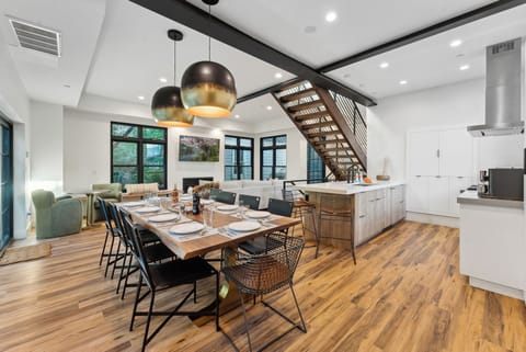 mid level dining and kitchen