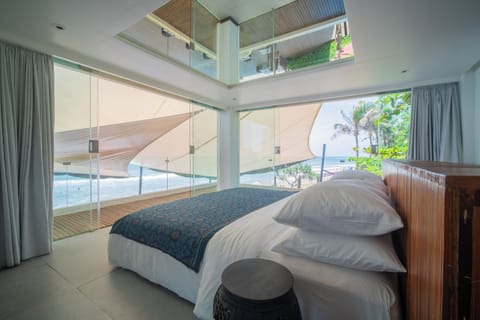Beach Room | In-room safe, free WiFi, bed sheets