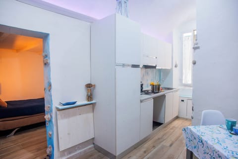 Family Apartment, Multiple Bedrooms (New Flat Sanremo Centro Casino Beach) | Private kitchen | Fridge, microwave, stovetop, coffee/tea maker