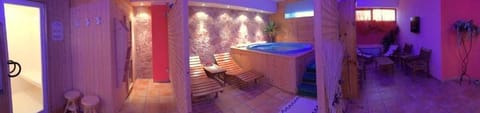 Sauna, hot tub, steam room