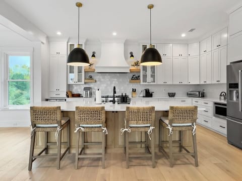 Chef's Kitchen Amalfi Palms | 2401 Cameron Blvd | Isle of Palms, SC | IOP Escapes